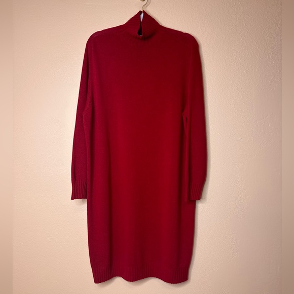 Dress - Picture 1 of 3